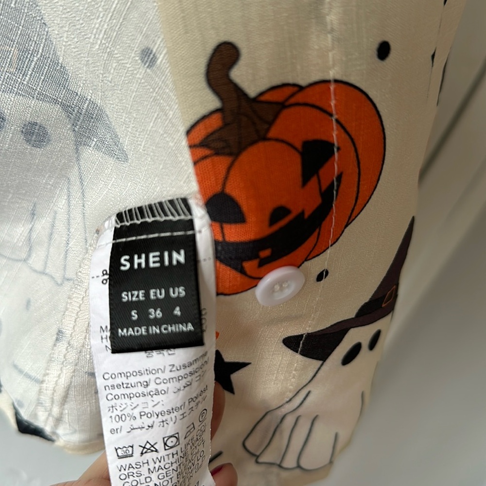 Halloween button down - Picture 3 of 7